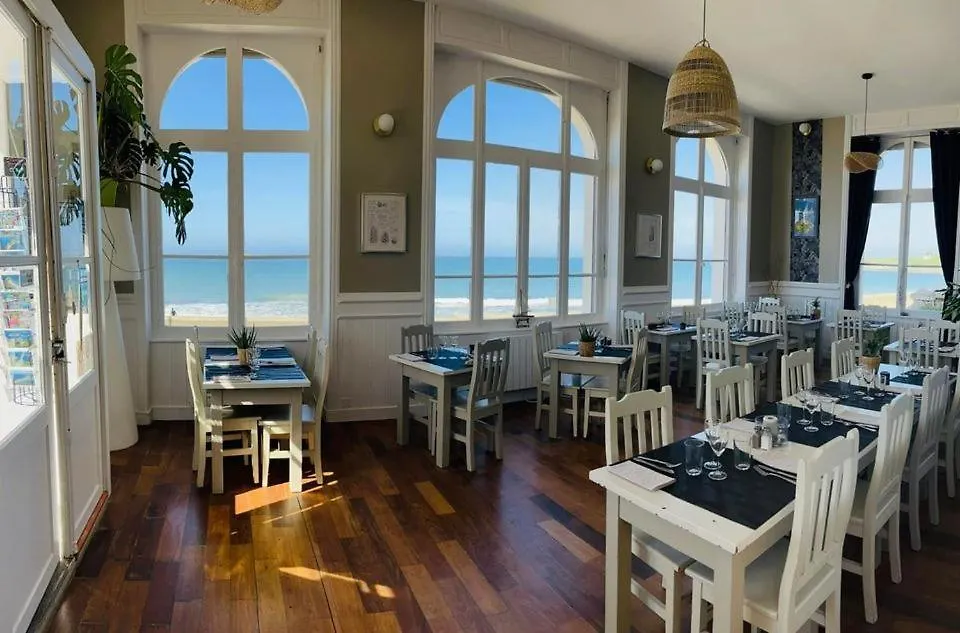 Le Chateau De Sable Aparthotel Plougasnou